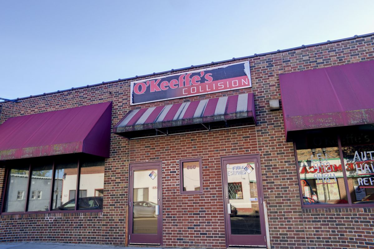 The O'Keeffe's Collision storefront at 860 Payne Ave in St. Paul